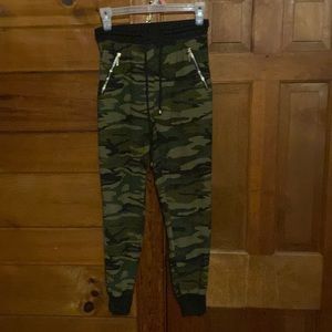 Camo Joggers, size s